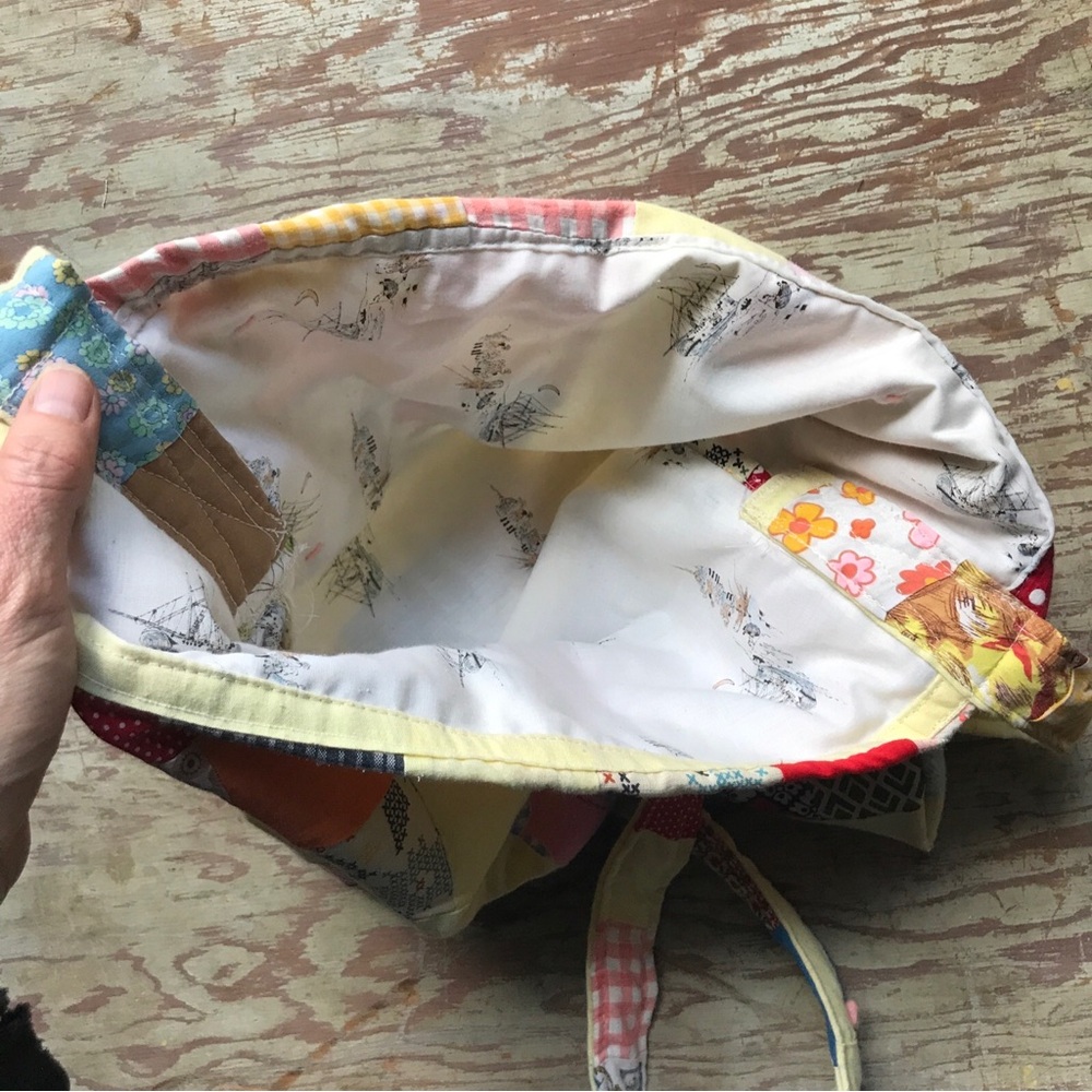 Handmade Vintage Patchwork Quilt Crossbody Tote Bag - Picture 5 of 6